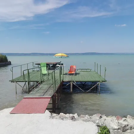 בית הארחה Balaton153 *